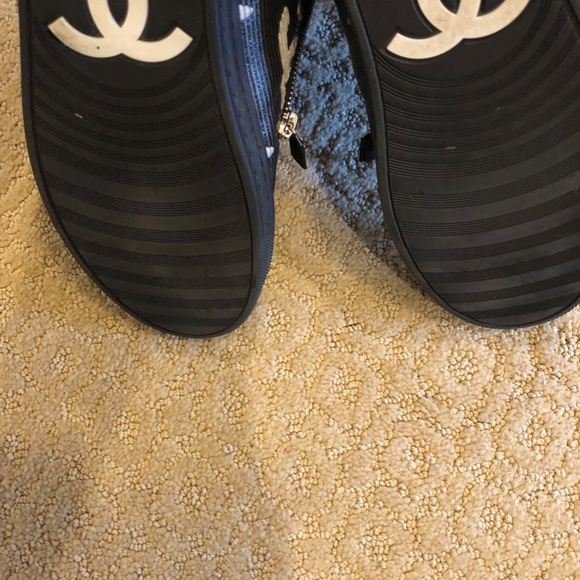 CHANEL DALLAS PARIS SNEAKERS SZ 39 & 1/2 - Picture 4 of 7